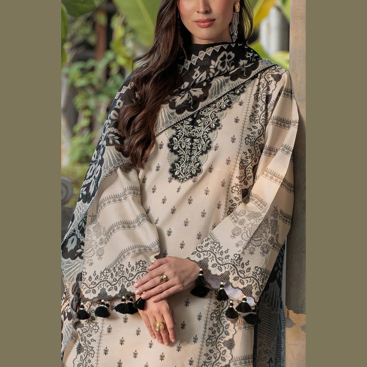 Gul Ahmed Lawn